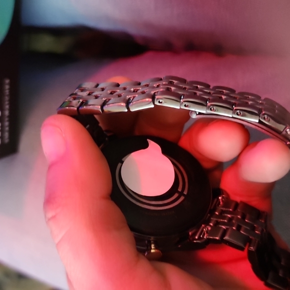 Brand new fossil watch only tried on and never worn. - Picture 3 of 3